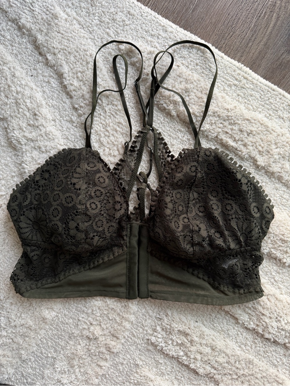 Front-Clip Lace Bralette in Olive Green